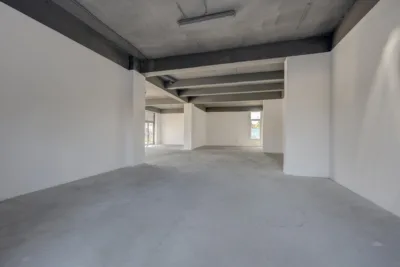 Spatiu comercial Militari