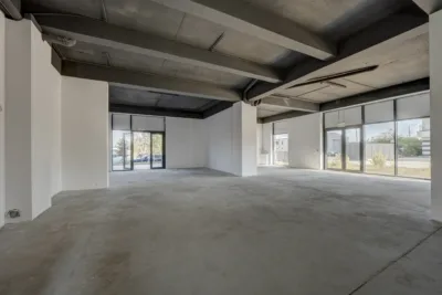 Spatiu comercial Militari