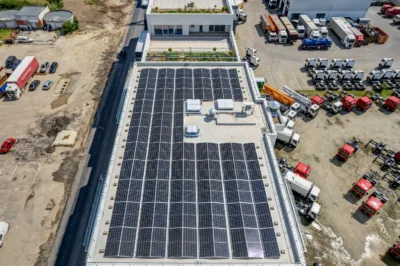 Bloc cu panouri fotovoltaice